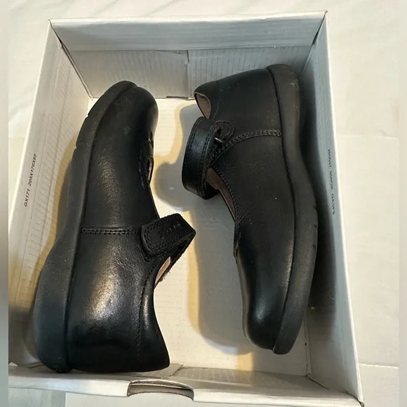 Geox Respira Girls Black Leather Mary Jane Shoe Sz 28 EU / 10.5 US - Picture 2 of 8